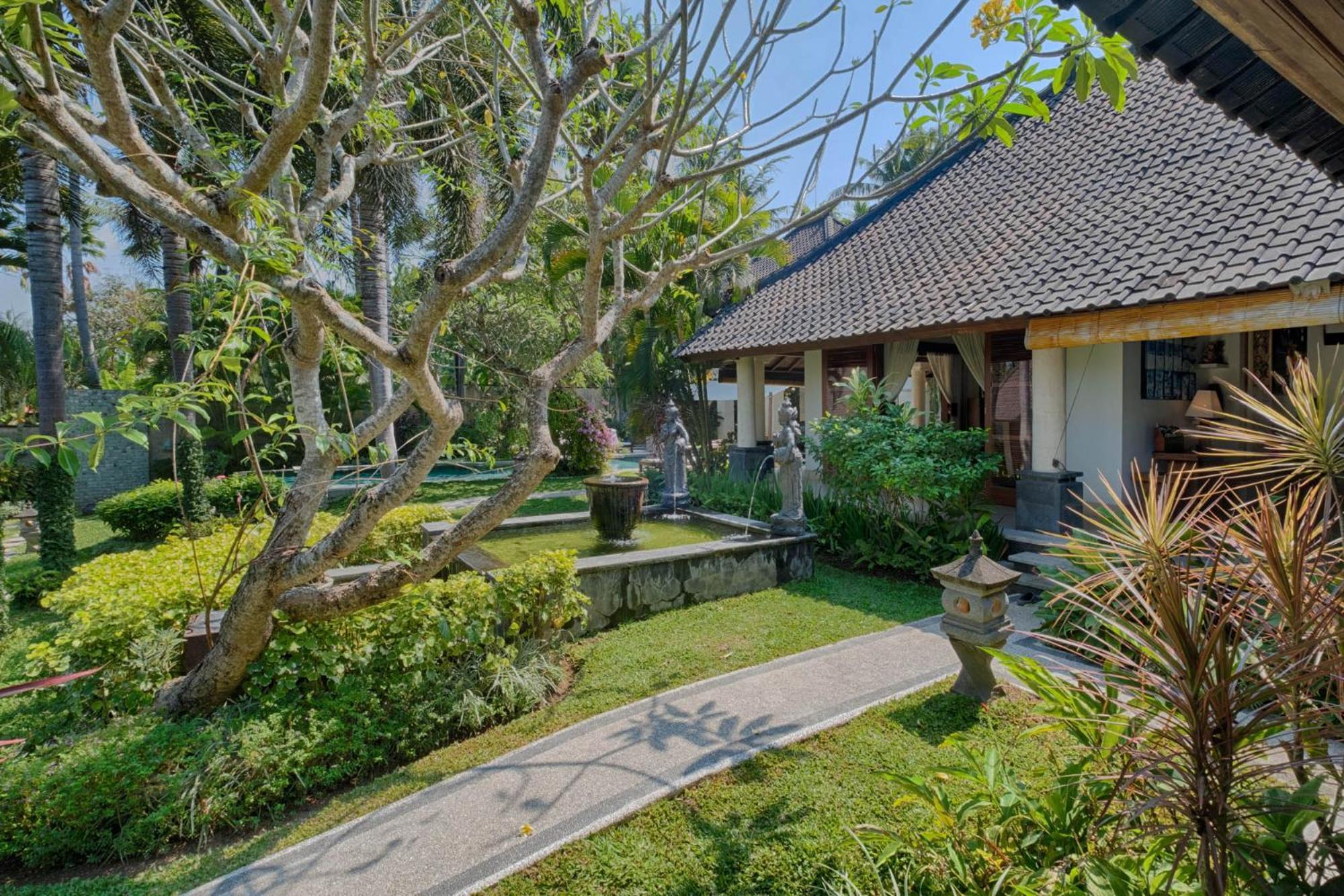 Kutus Kutus Saba Beach Villa Γιογκιακάρτα Εξωτερικό φωτογραφία